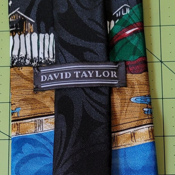 David Taylor Necktie with Santa & Reindeer in the Swimming Pool - Picture 4 of 4
